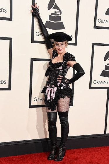 20150208-pictures-madonna-grammy-awards-red-carpet-122