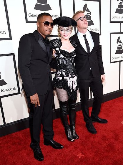 20150208-pictures-madonna-grammy-awards-red-carpet-154