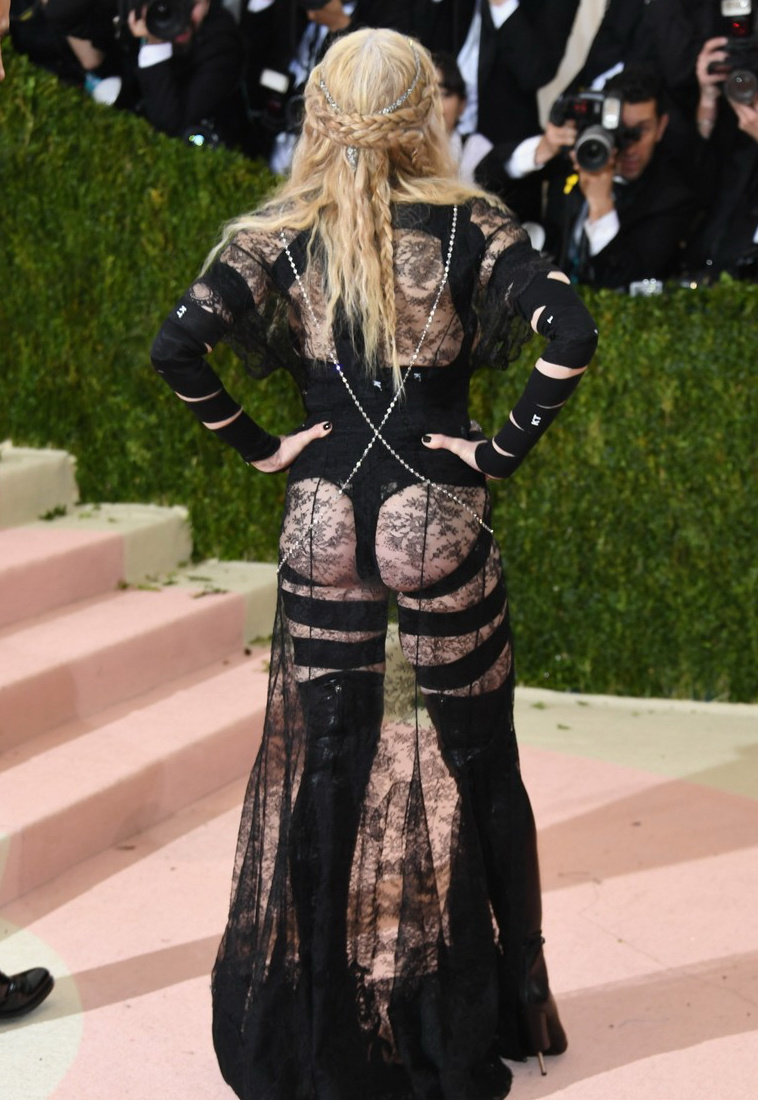 20160503-pictures-madonna-met-gala-new-york-02