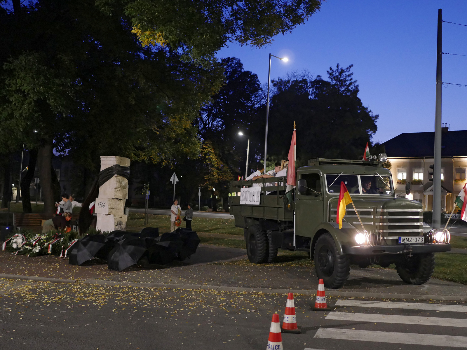 DOMBóVáR OKTóBER 23. 14