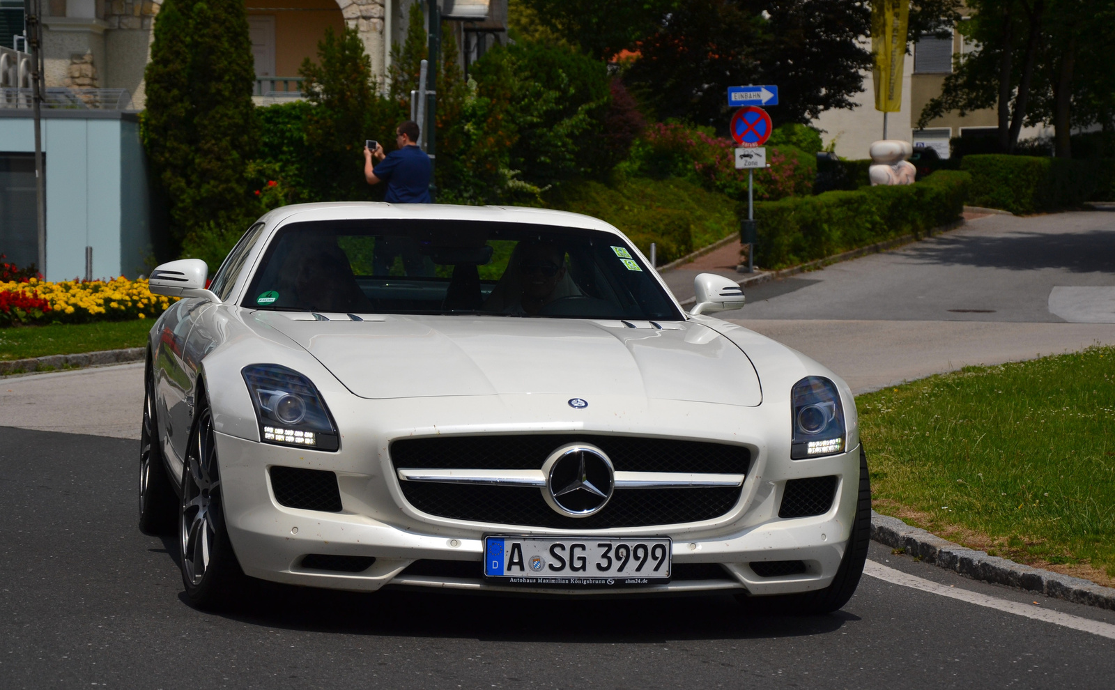 Mercedes-Benz SLS AMG