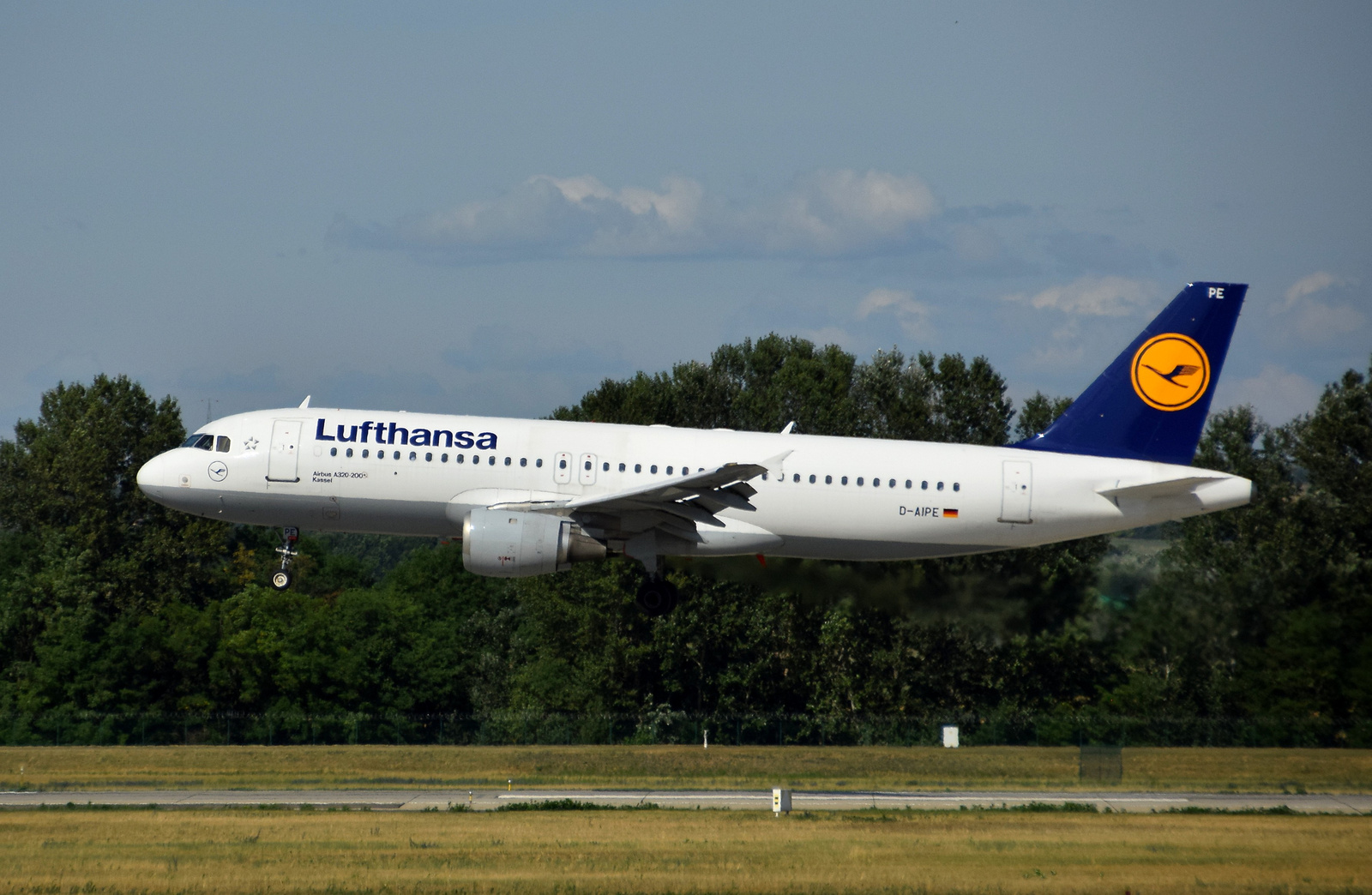 Lufthansa - Airbus A320-211