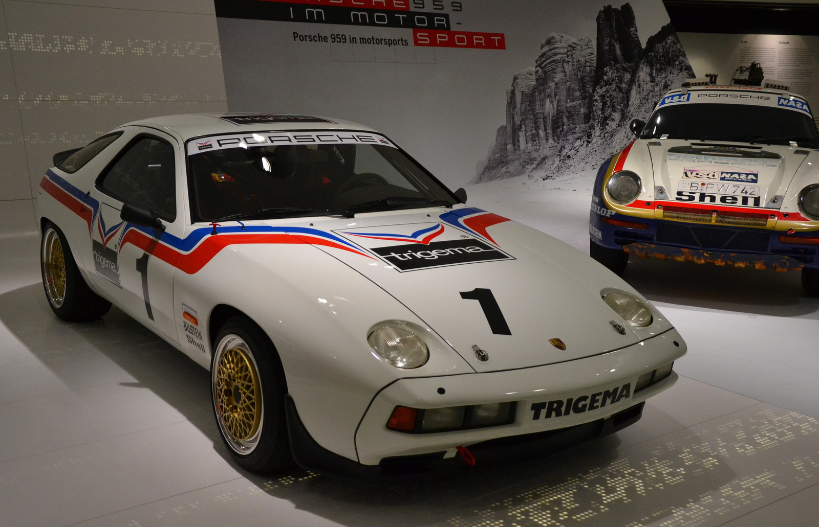 Porsche 928 S Trigema
