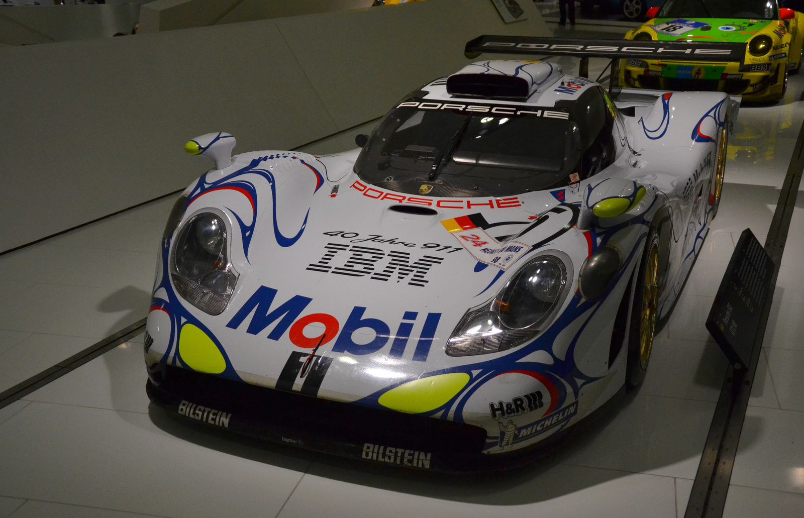 Porsche 911 GT1