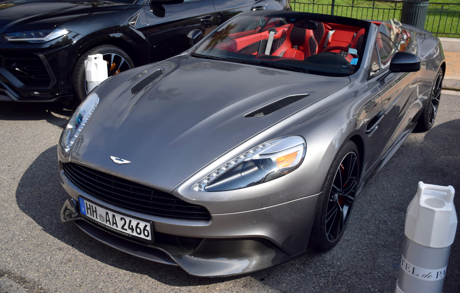 Aston Martin Vanquish Volante