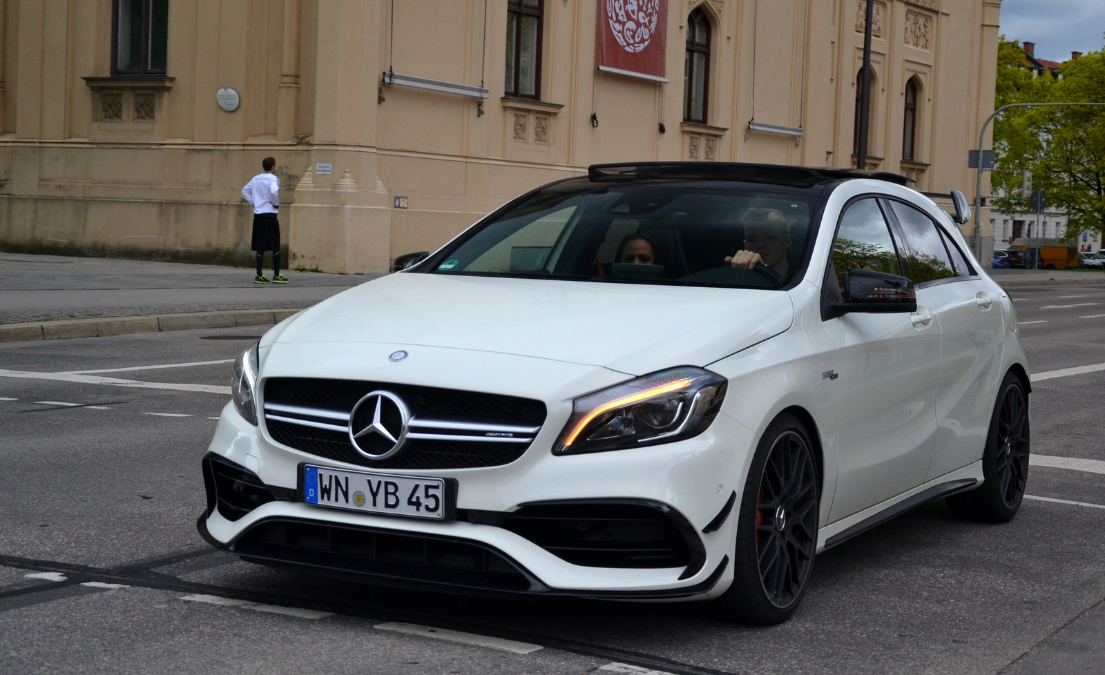 Mercedes-AMG A 45 W176 2015