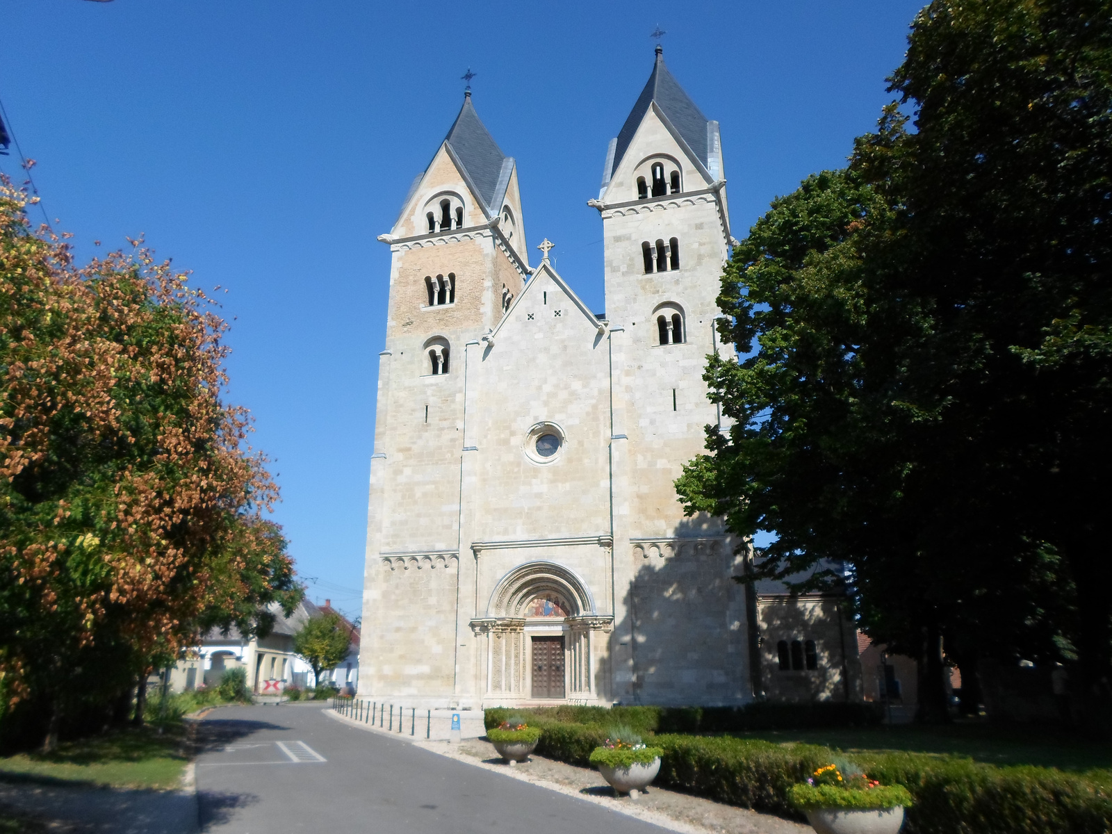 Lébény - Szent Jakab plébániatemplom - 1