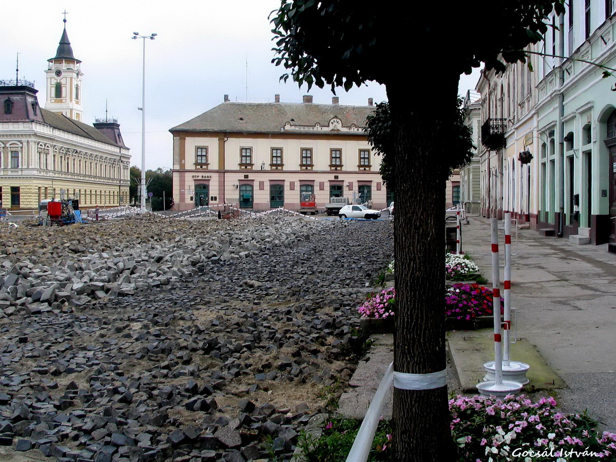 Baja, Szentháromság tér felújítása 2005. 1 átméretezve