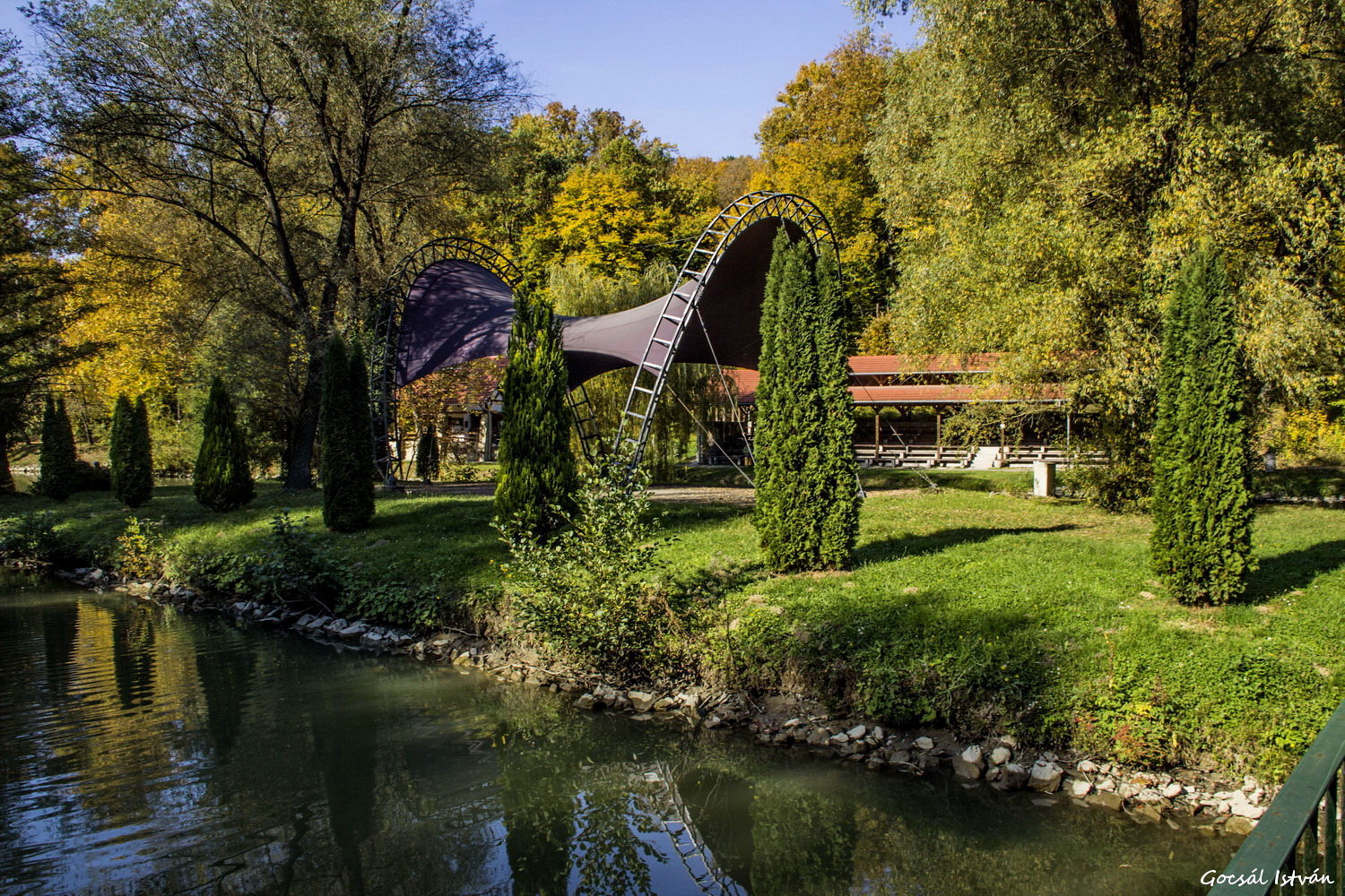 Sikonda - szinpad