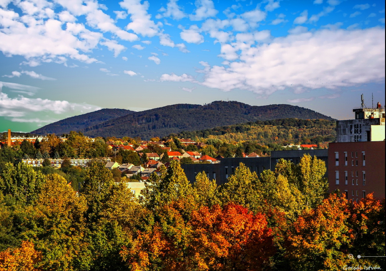 Komló, Hármashegy