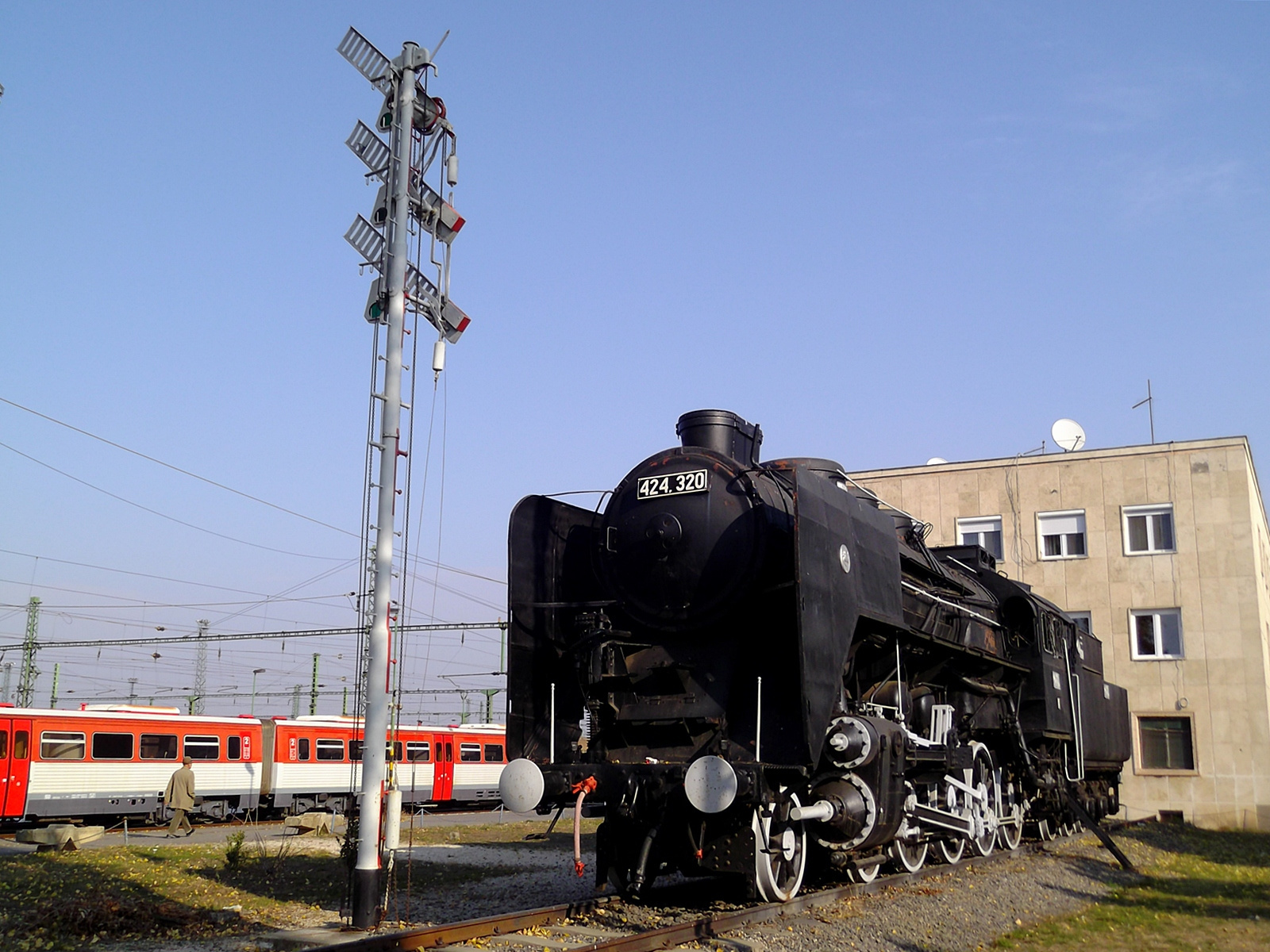 Szolnok 424,320