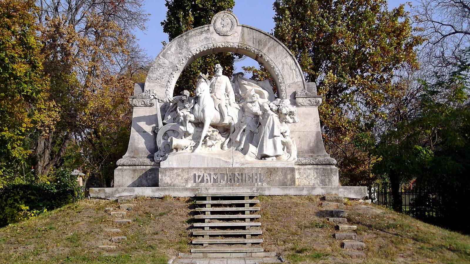 Szolnok, Damjanich-emlékmű