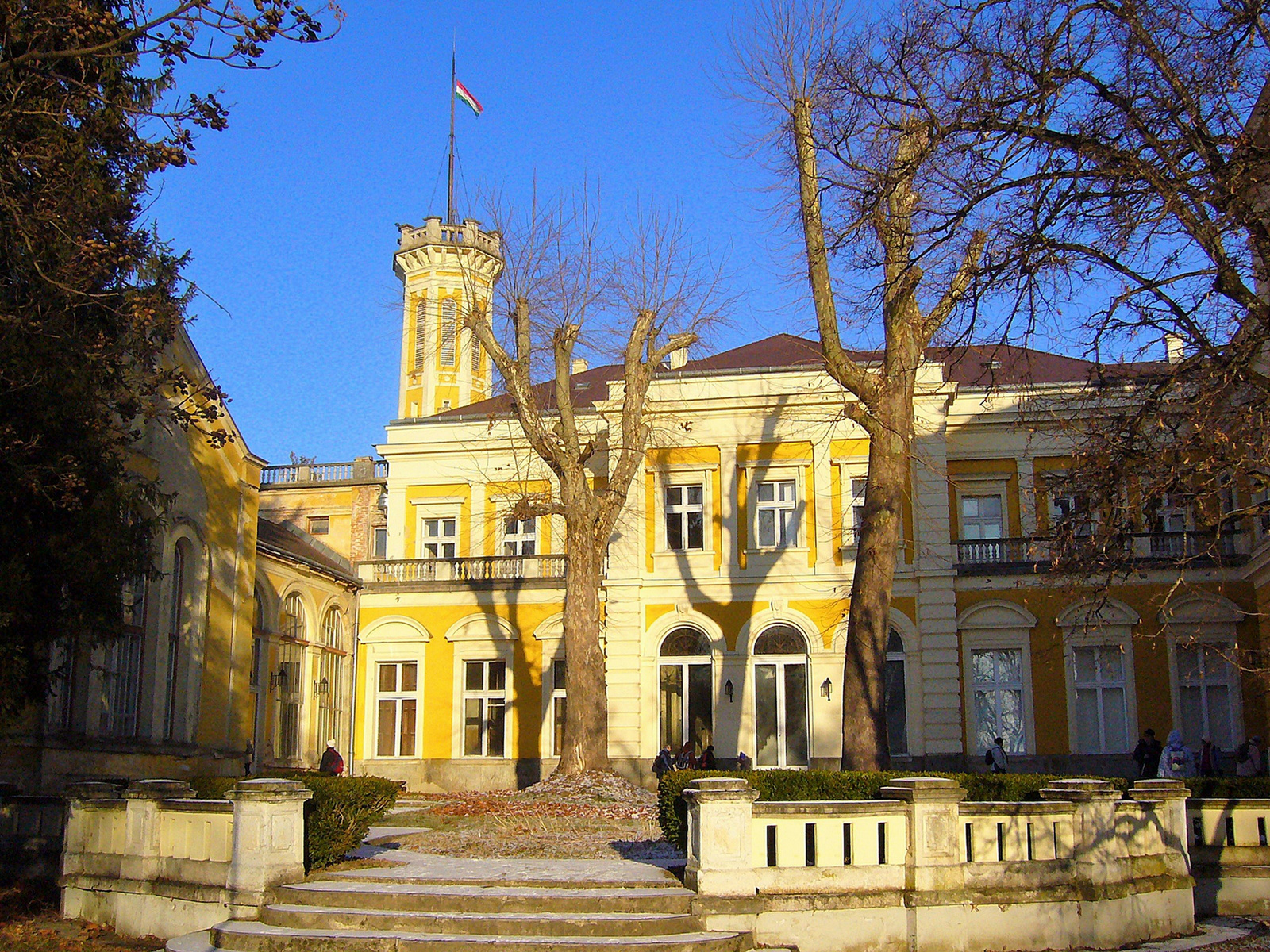 Füzérradvány, Károlyi-kastély
