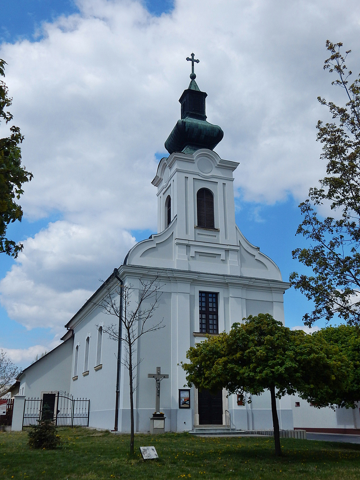 Szigetújfalu, Szent Lénárd hitvalló-templom