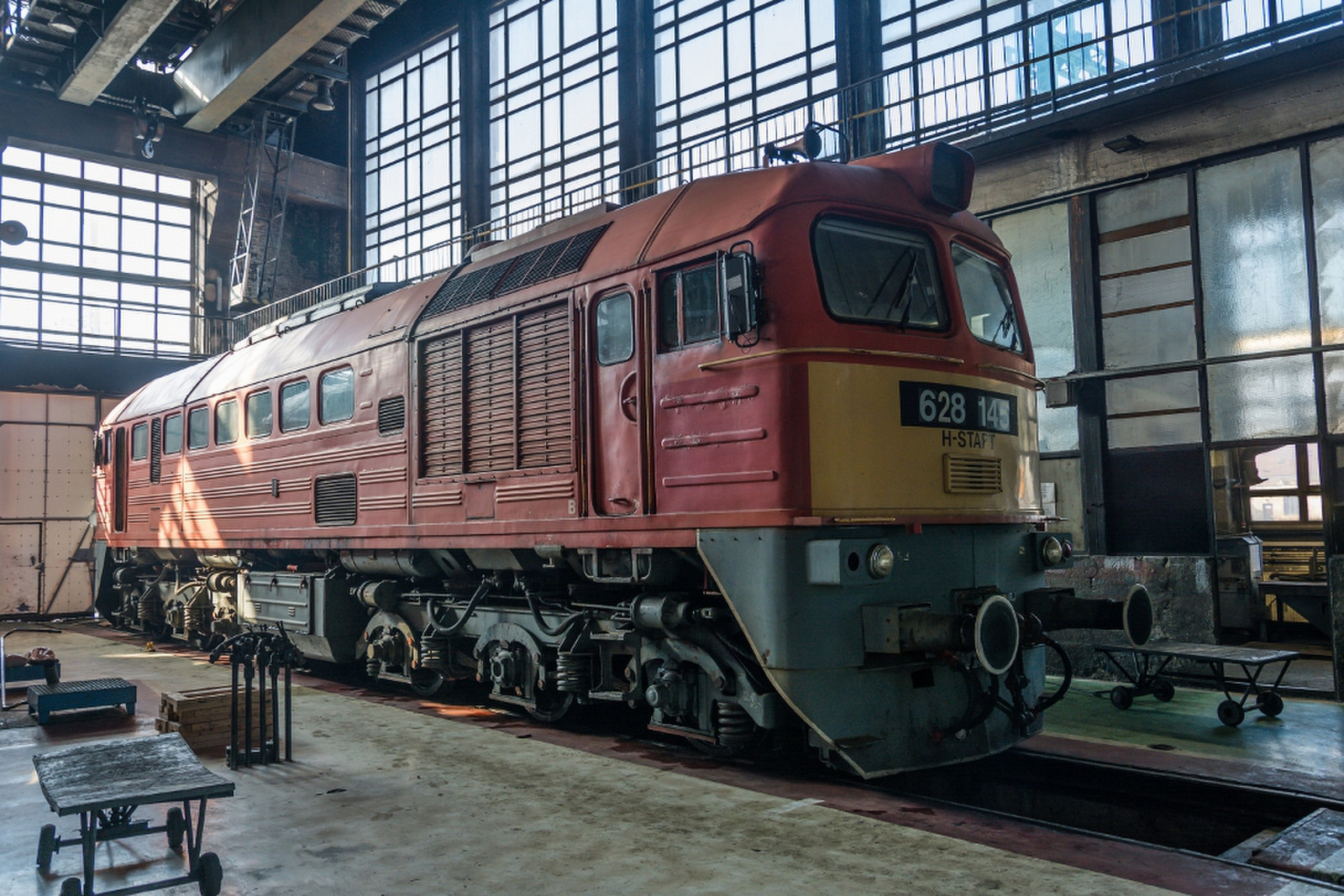 628 145 - 003 Székesfehérvár