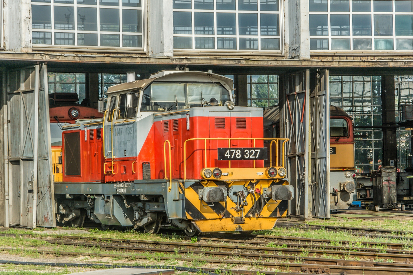 478 327 - 001 Székesfehérvár