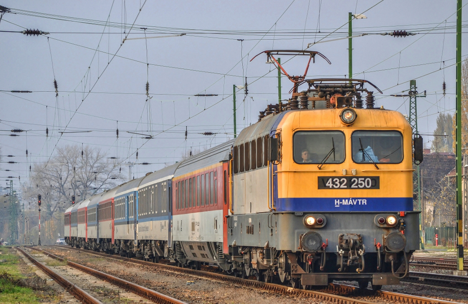 432 250 - 001 Rákosszentmihály