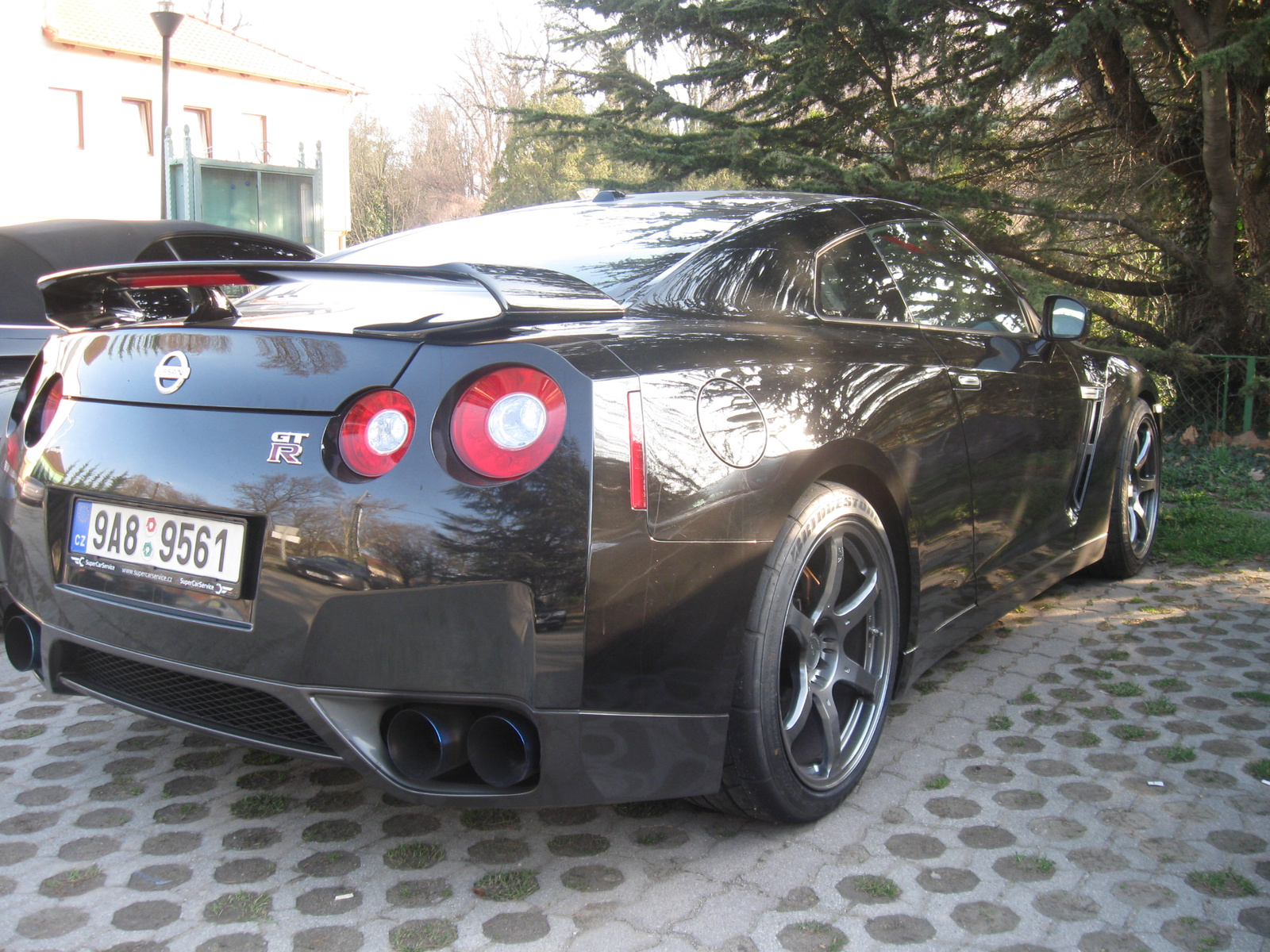 Nissan GTR