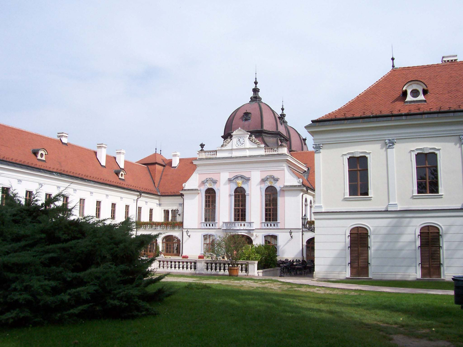 Gödöllő kastély a park felől