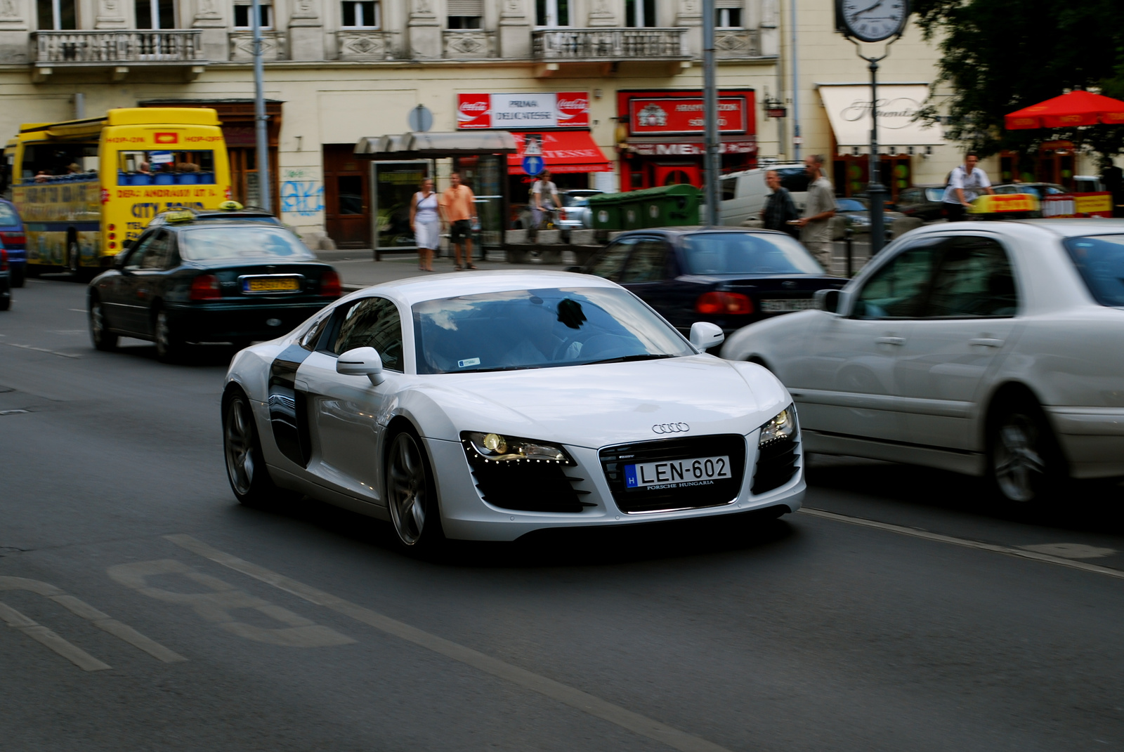 Audi R8