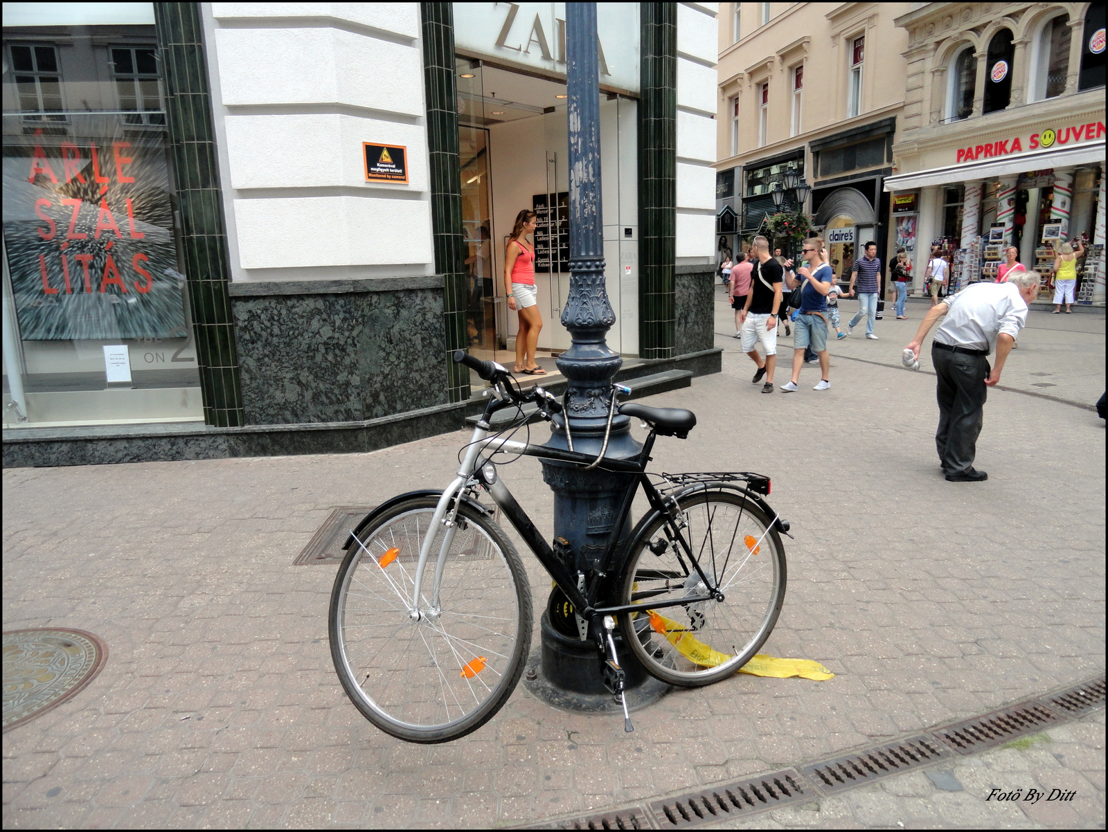 oszlopos tagja a Váci u-nak