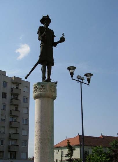 Károly Róber szobor