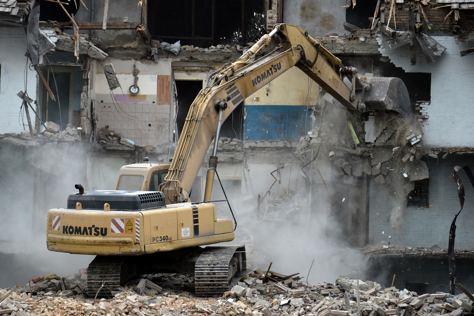 A Dzsumbuj utolsó épületének bontása