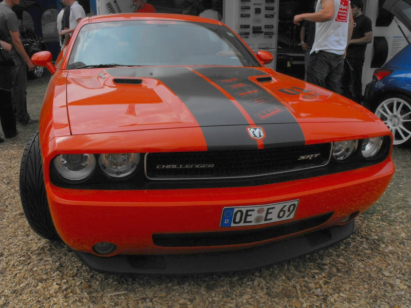 Challenger SRT