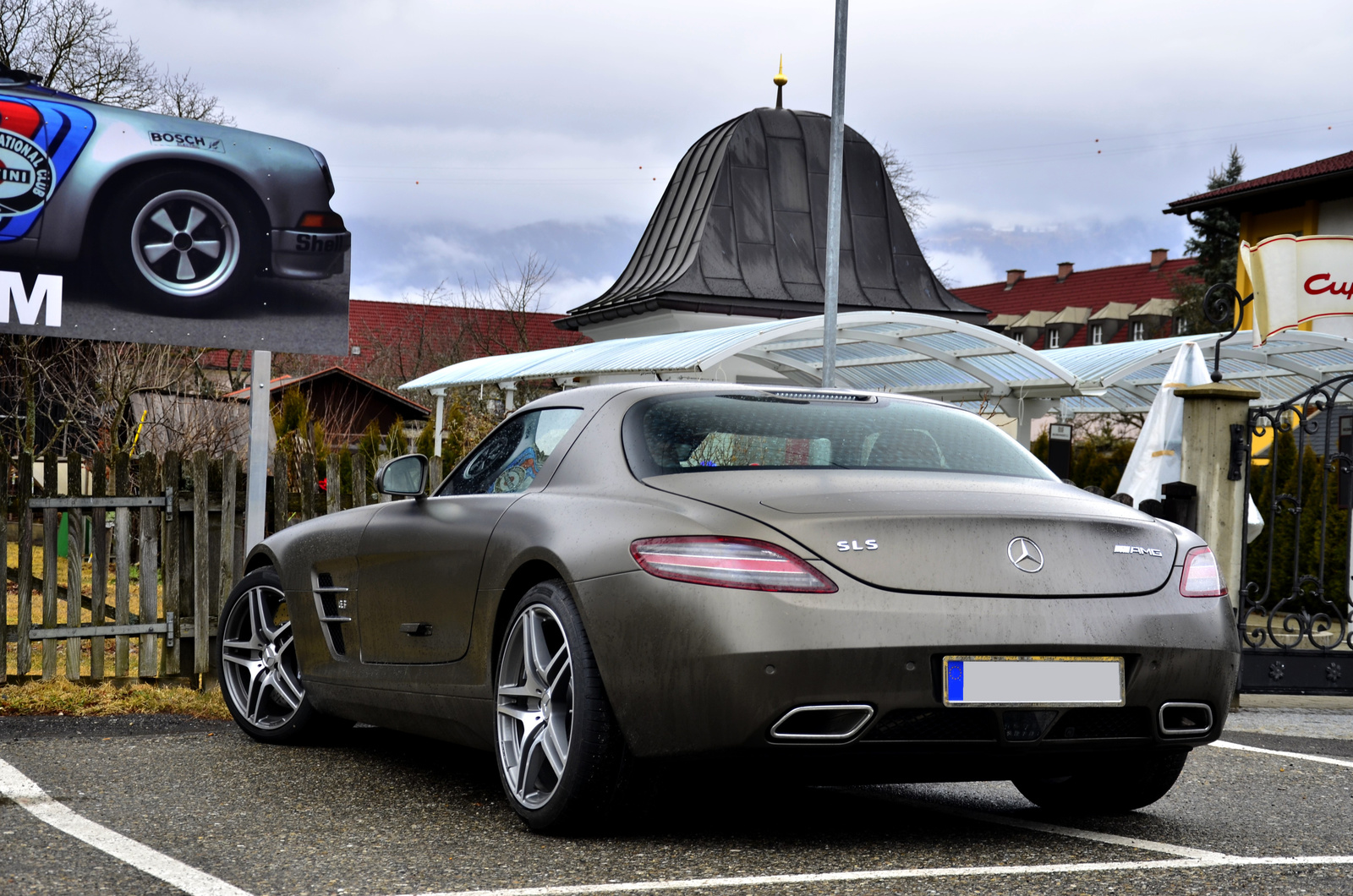 Mercedes Benz SLS AMG