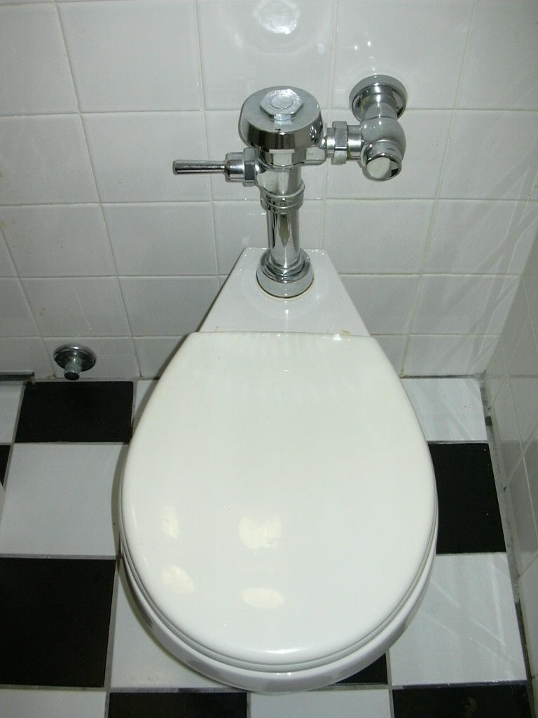 172 Hotel Pennsylvania wc