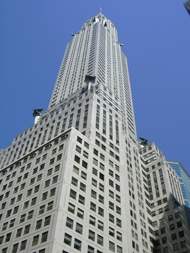 293 Chrysler Bldg. az E 42nd St. felől