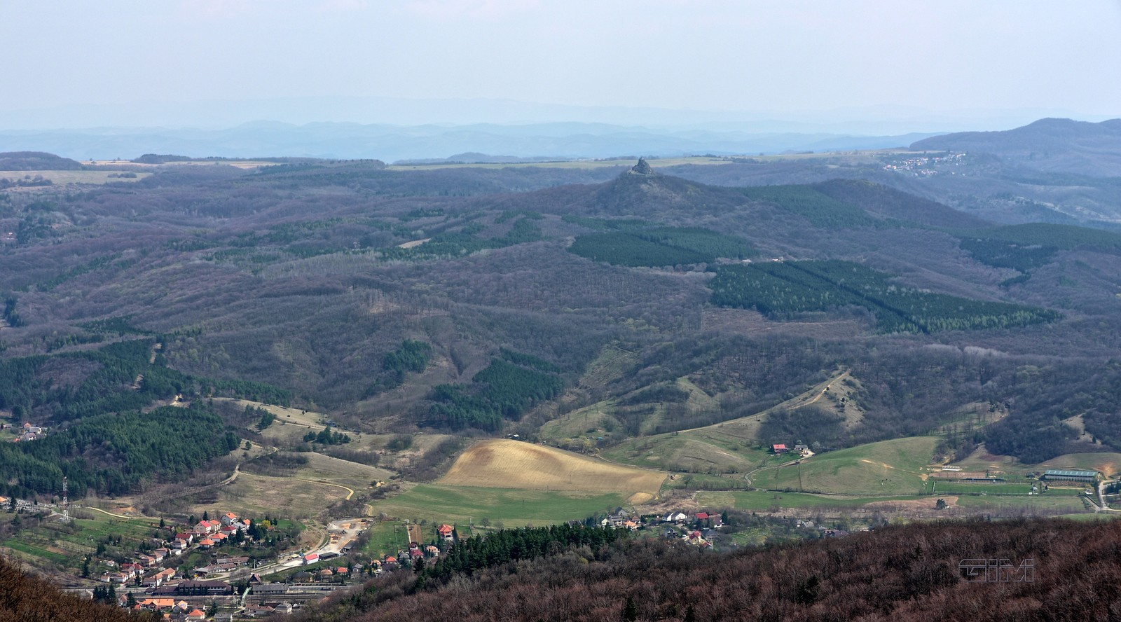 Kilátás Salgó vára felé