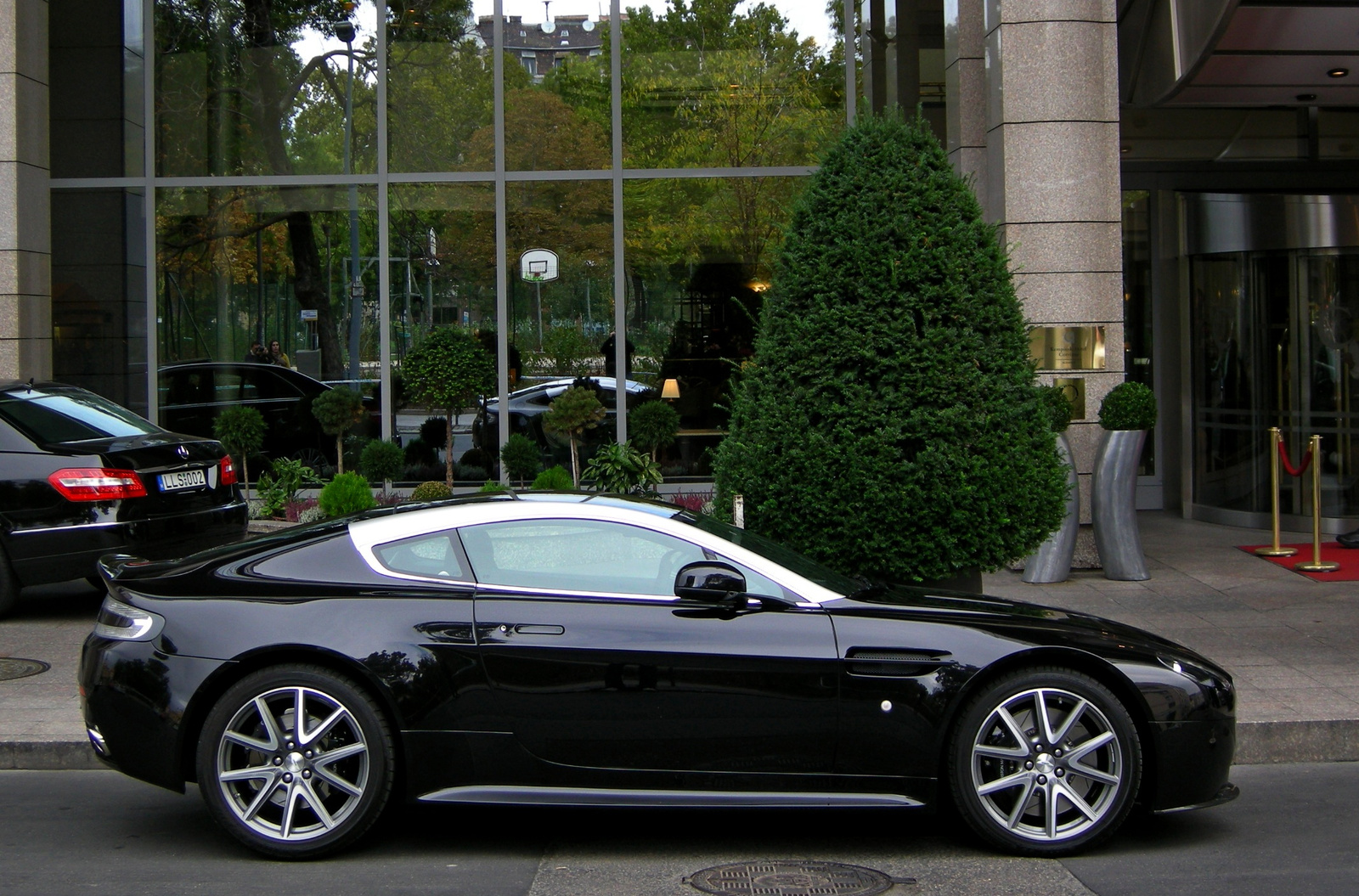 Aston Martin V8 Vantage S