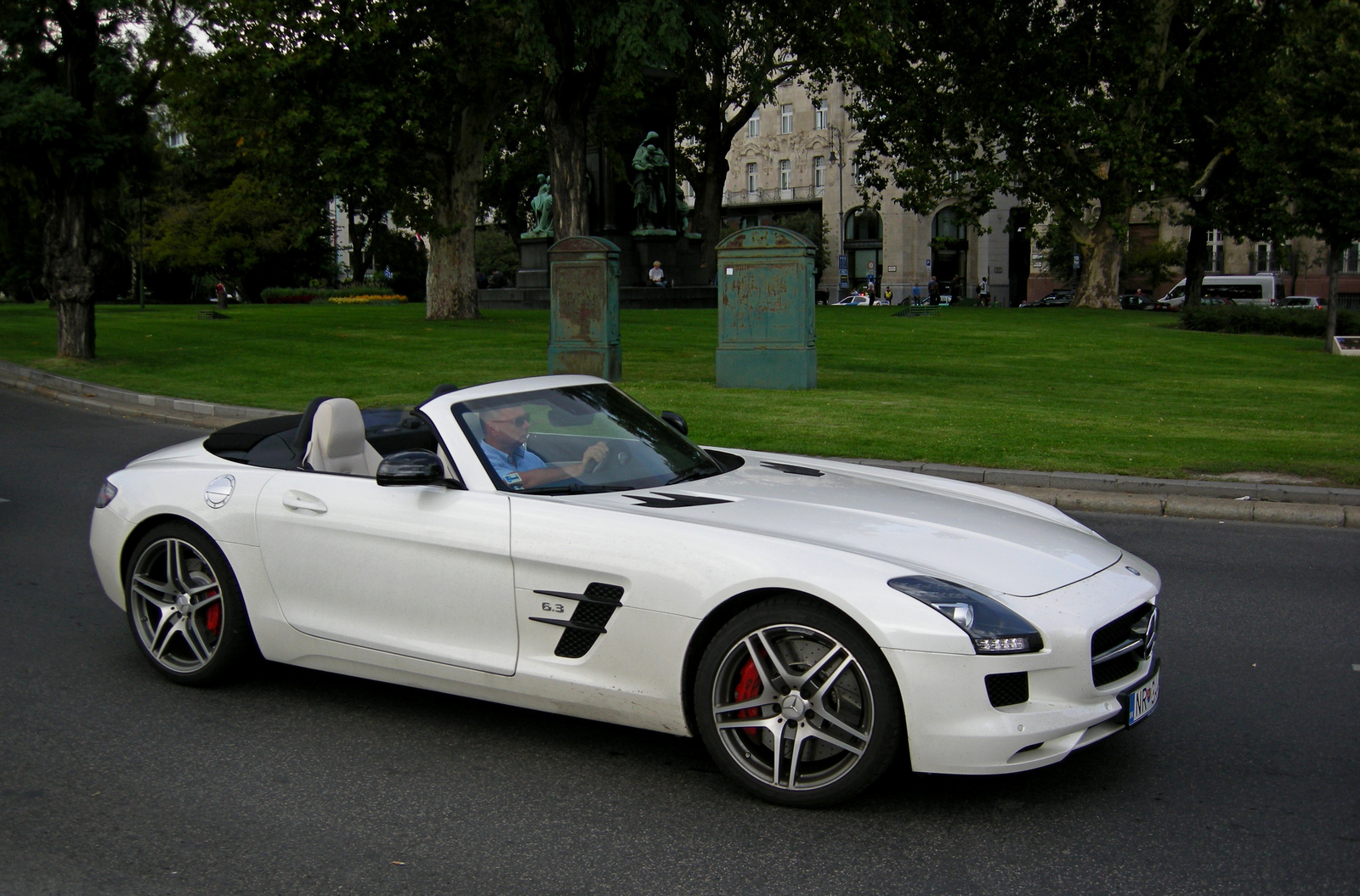 Mercedes-Benz SLS AMG GT Roadster