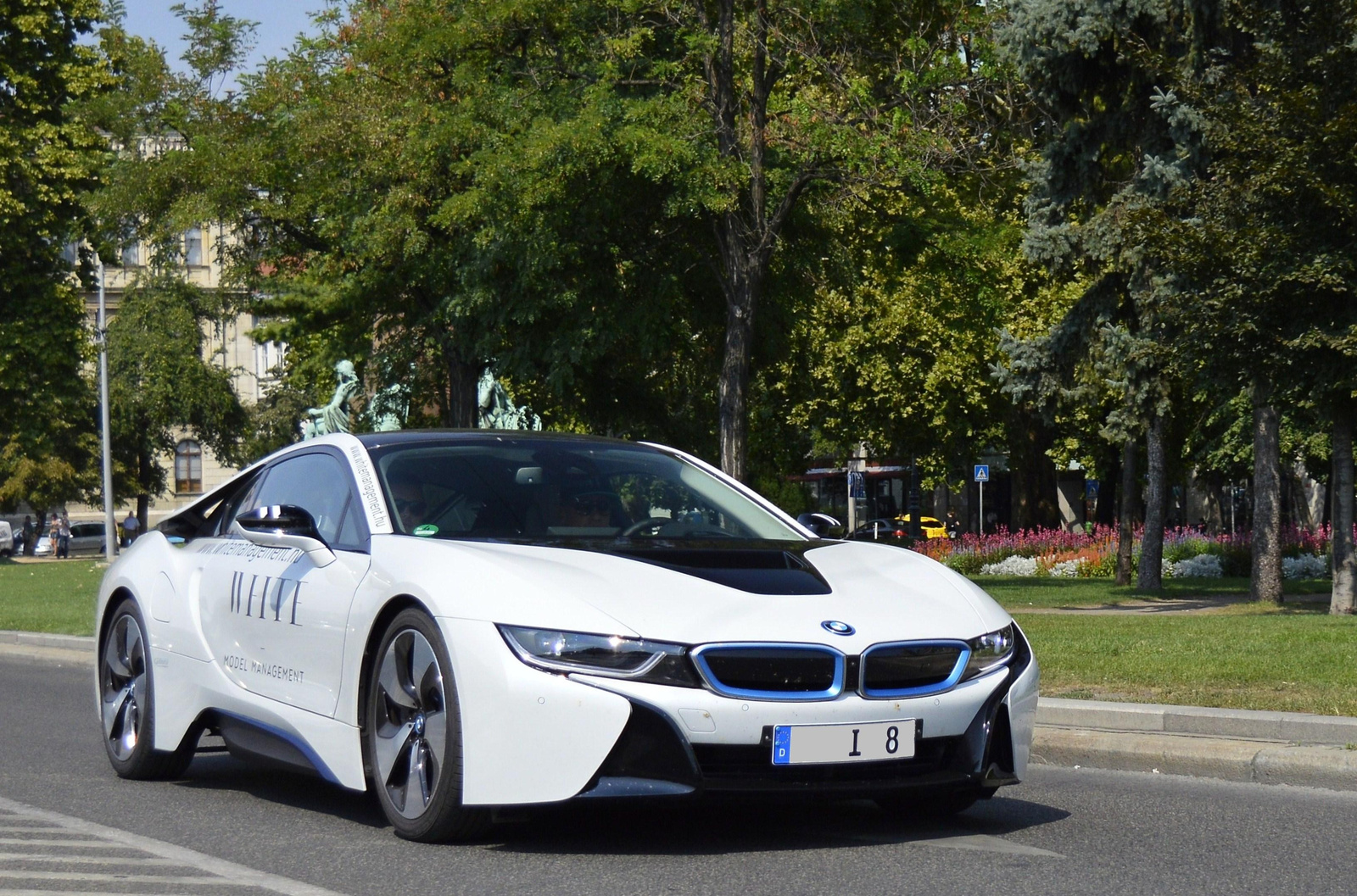 BMW I8