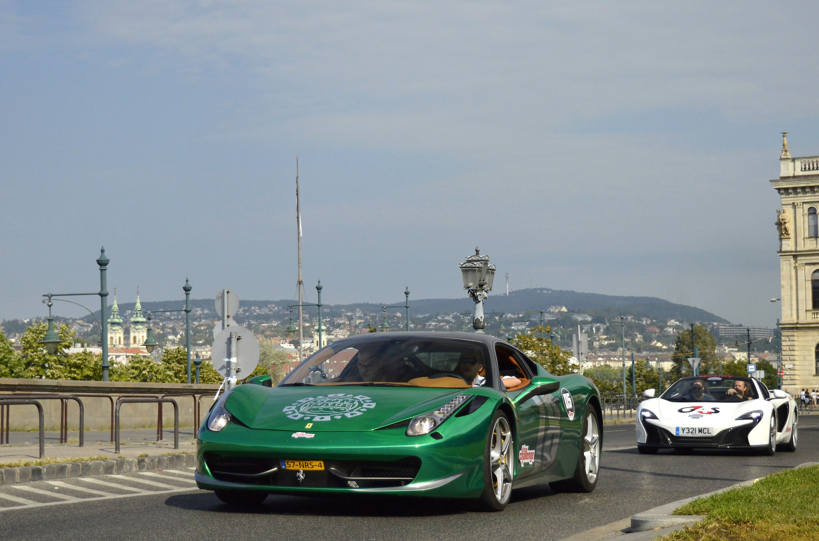 Ferrari 458 Italia, McLaren 650S Spider