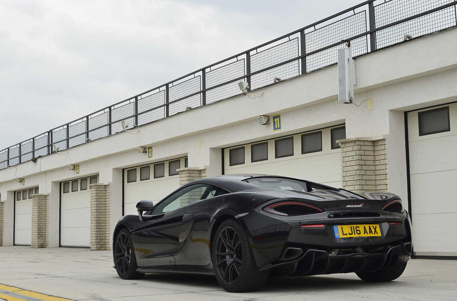 McLaren 570S