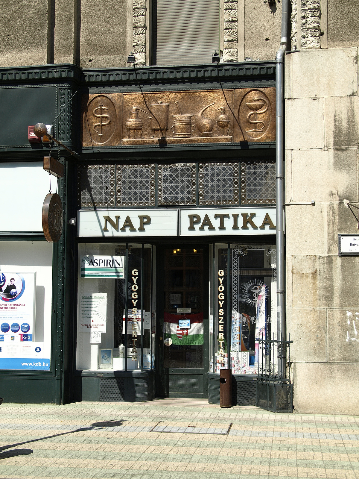 561 Nap patika