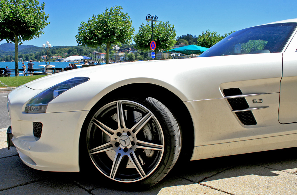 Mercedes-Benz SLS AMG