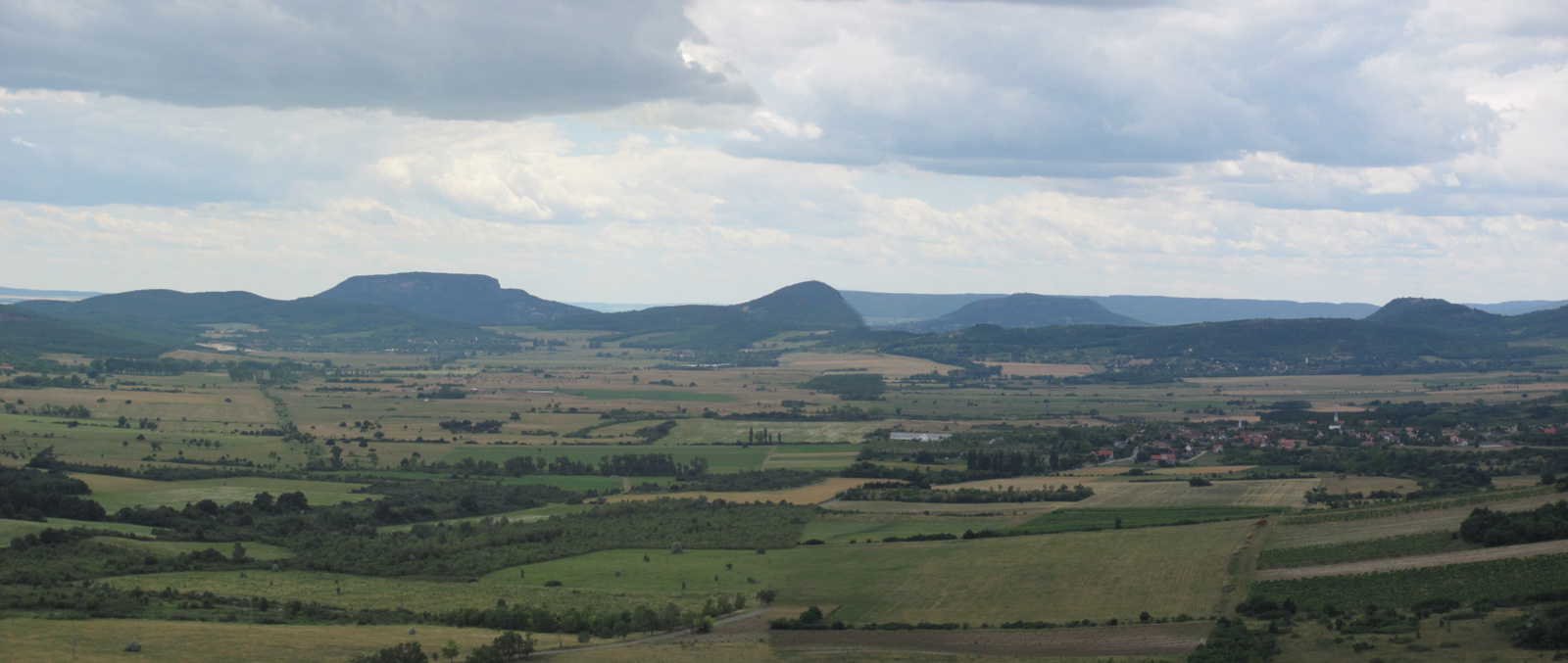 2011.06.20.kilátás Hegyestűről.