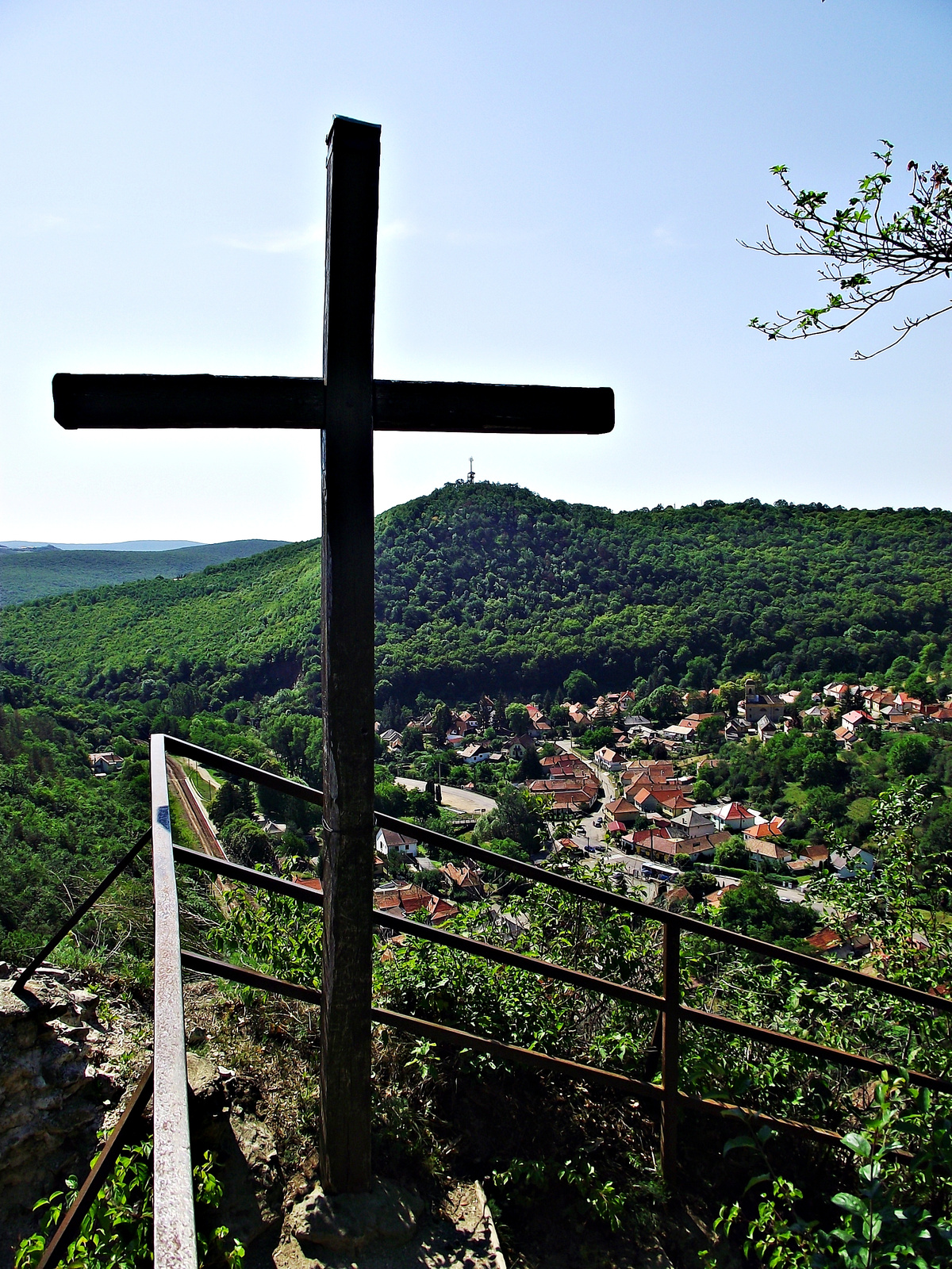 Szarvaskő látképe a várromról 04