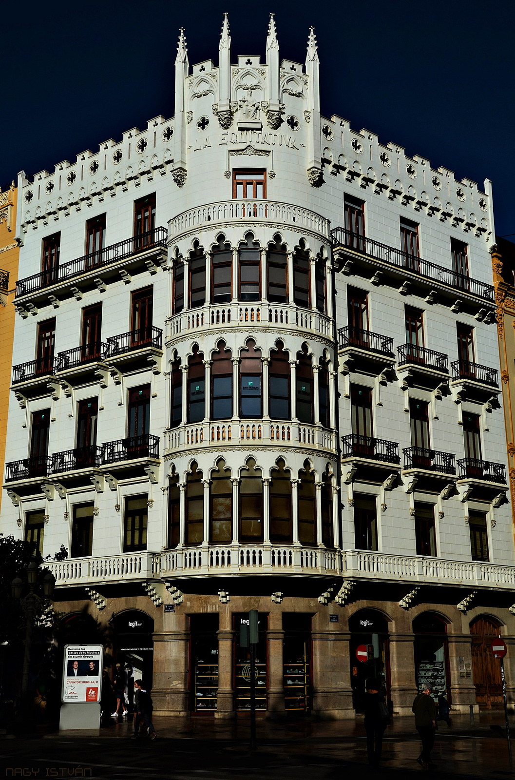 Valencia - Edificio Suay