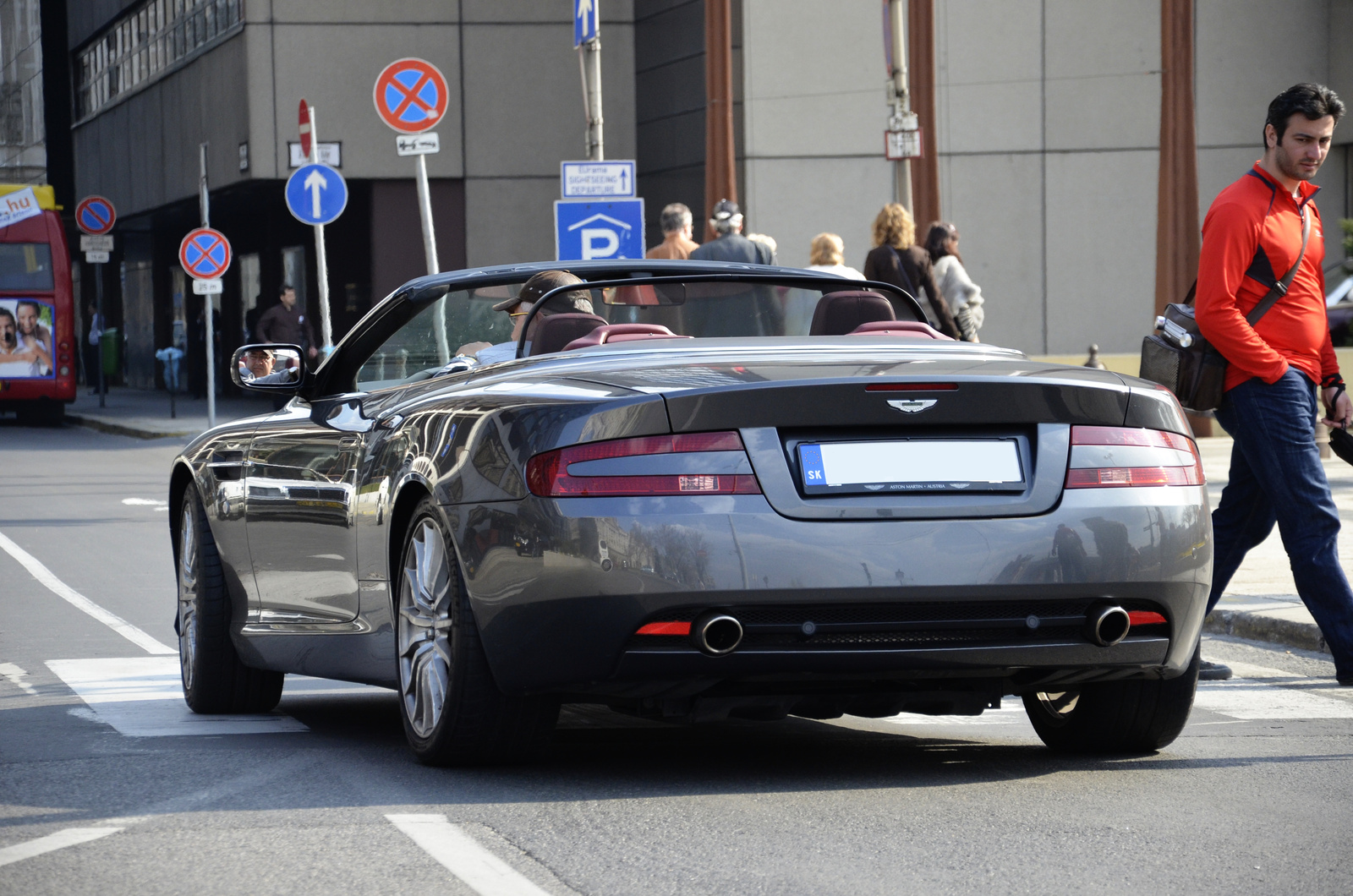 Aston Martin DB9 Volante