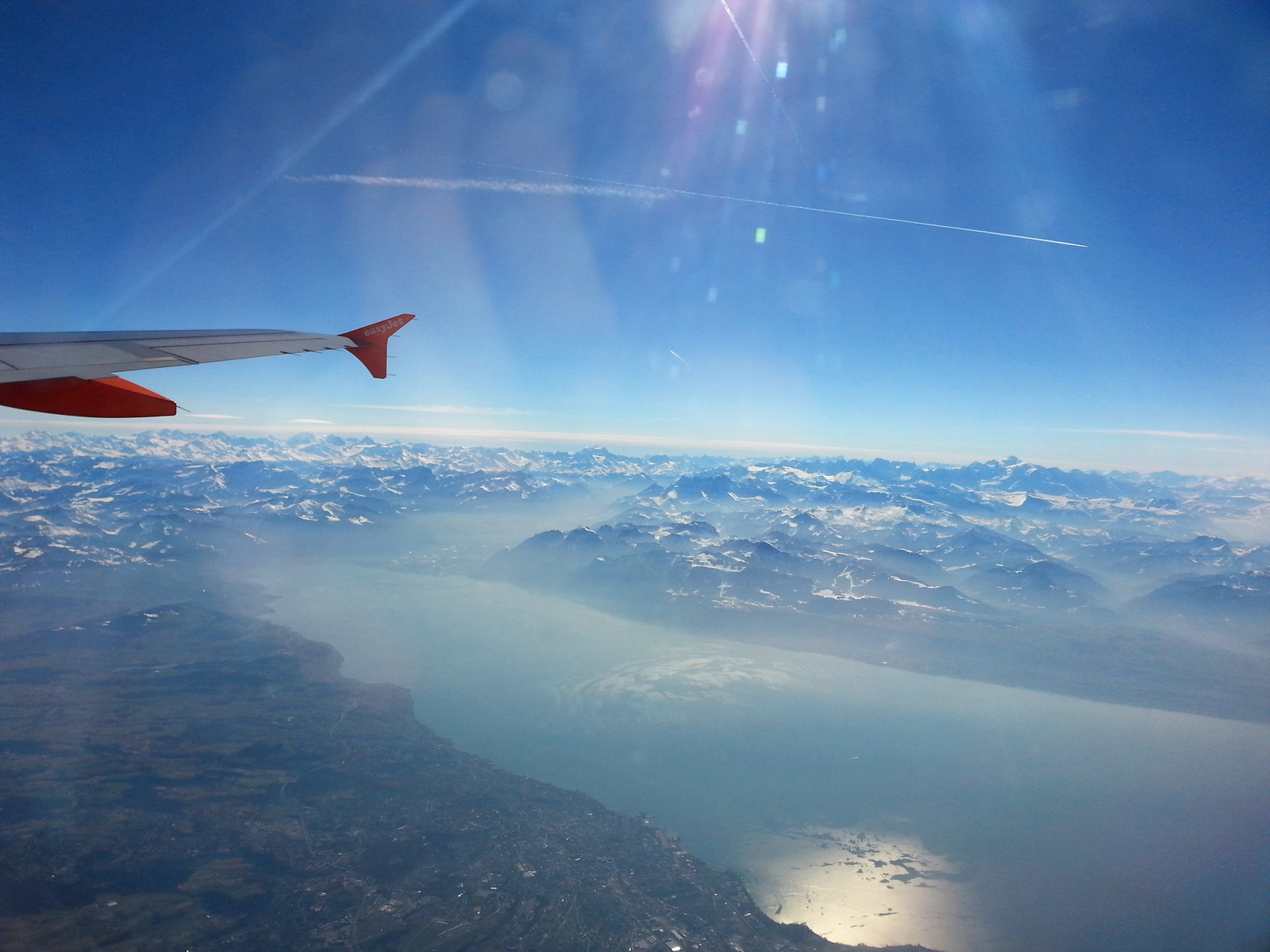 A Genfi-tó, háttérben az Alpokkal