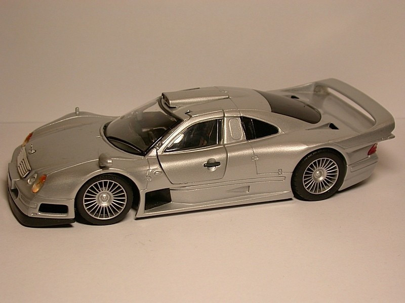 MERCEDES  CLK-GTR MAISTO 1 26