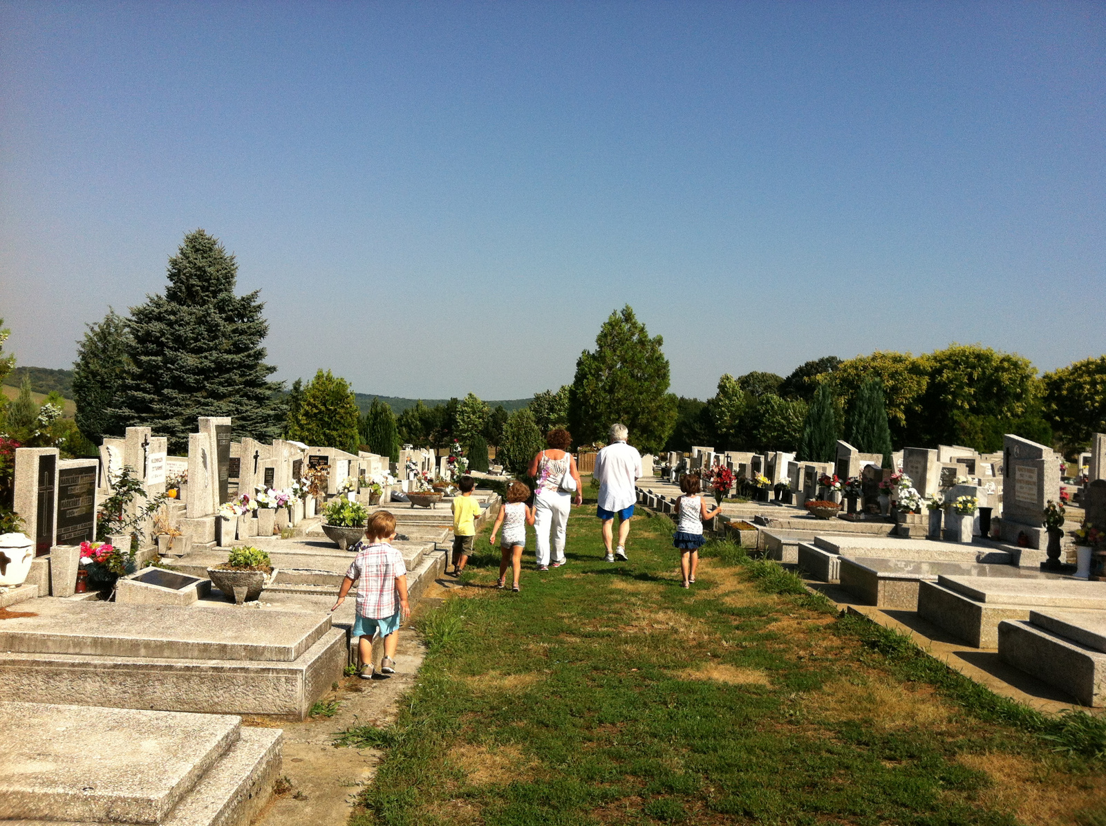 cemetery in komlo