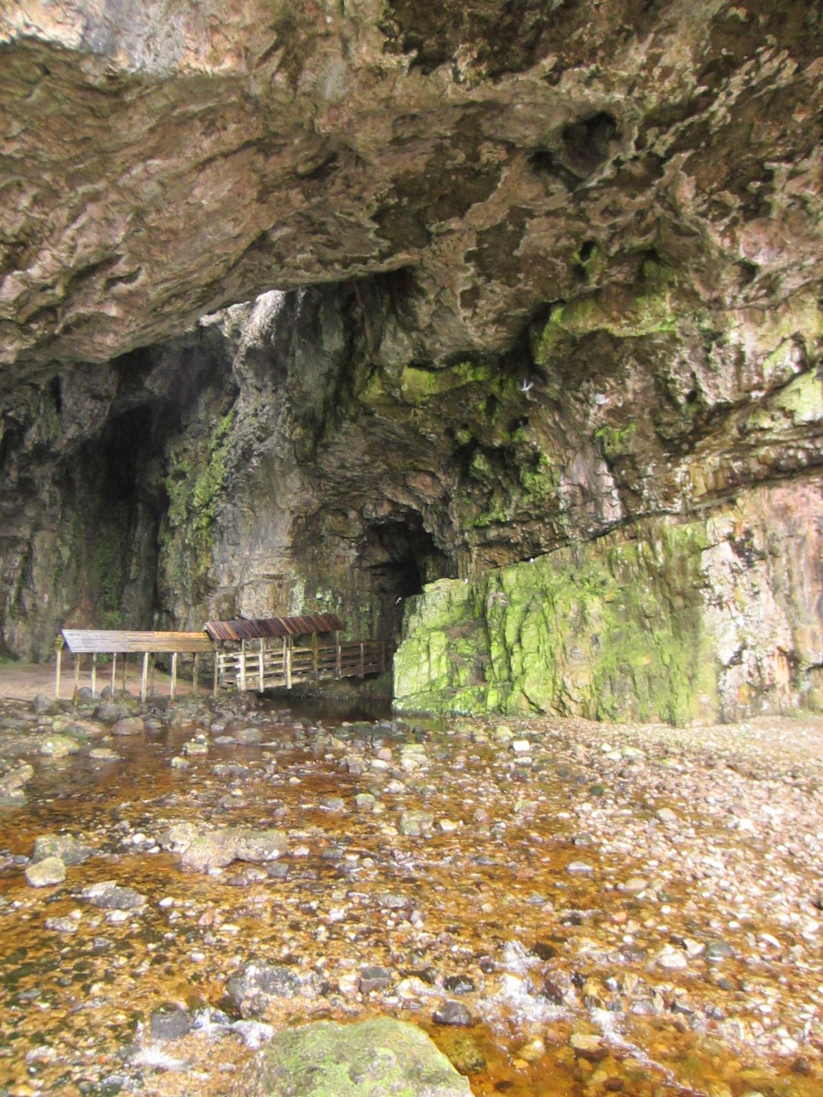 Smoo Cave, ide vontatták be a hajókat a vikingek javításra