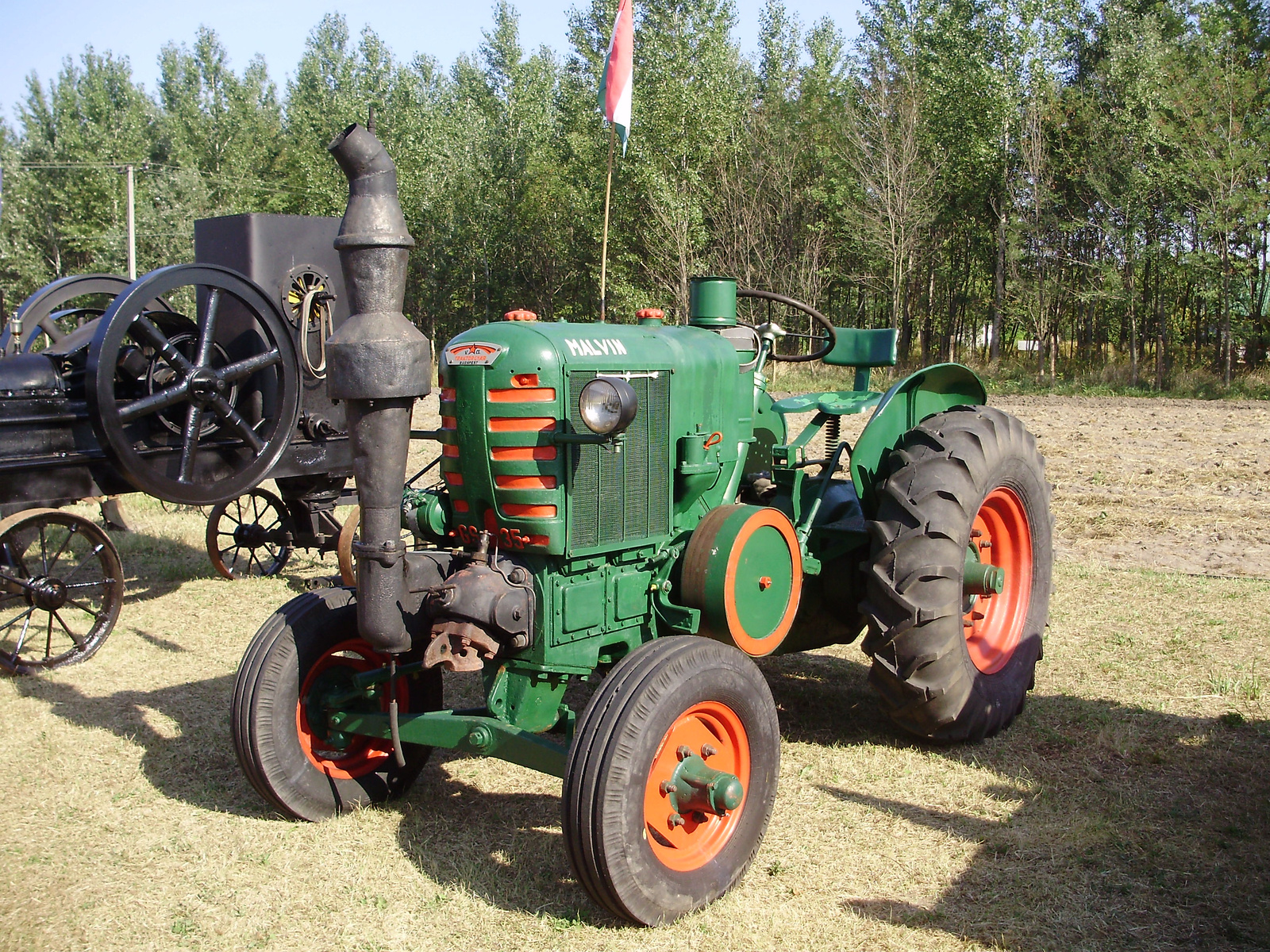 HSCS izzófejes traktor
