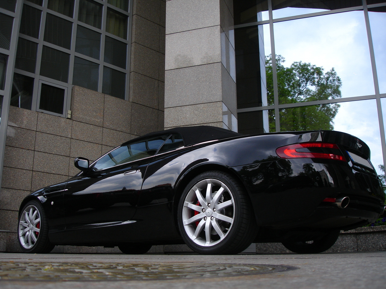 Aston Martin DB9 Volante