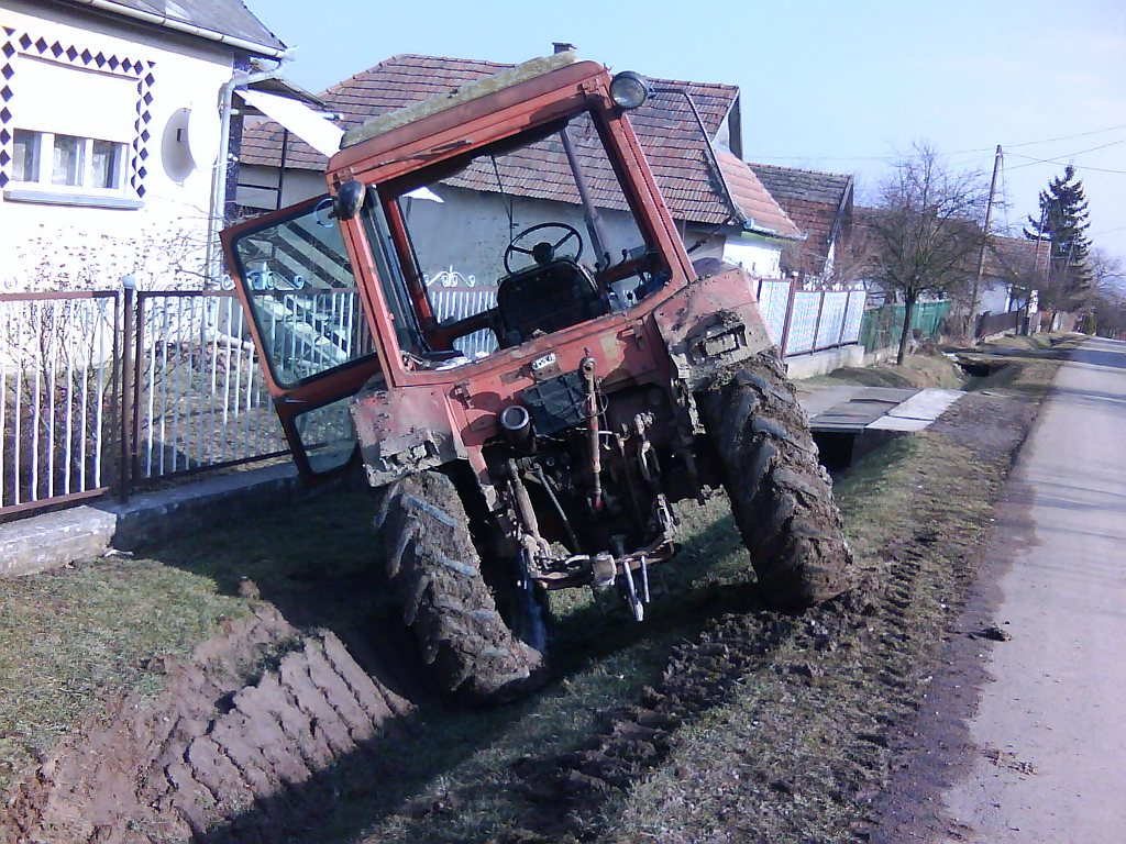 így parkol a részeg traktoros...